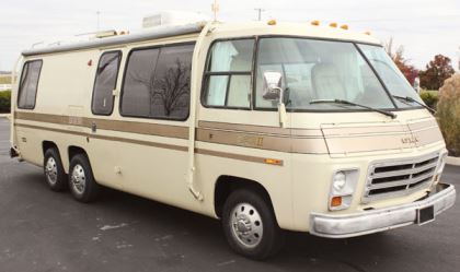 The 1977 GMC motorhome before its transformation