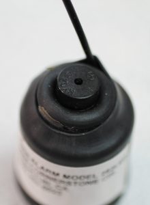 A sound transducer mounted at the top of the Turn-Alarm provides an audible warning. 