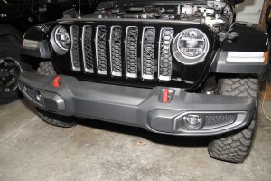 The factory-installed plastic bumper was not suitable for heavy off-road driving.