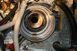 The combustion chamber and swirler are easily removed.