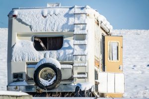 RV rooftop snow clearing