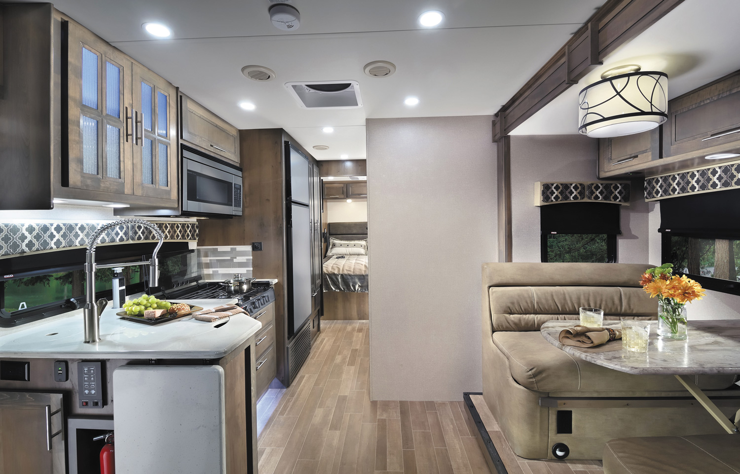 Dynamax Isata 5 Series 28SS - Family RVing Magazine