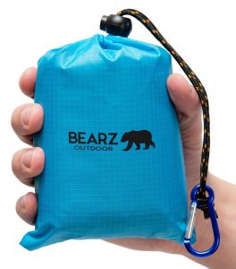 Bearz Outdoor pocket blanket