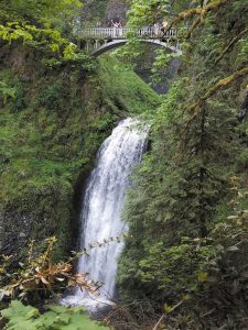 While in Oregon, George Dresnek stayed at the Cascade Locks/Portland East KOA and visited the Columbia Gorge National Scenic Area, where he encountered Multnomah Falls. 