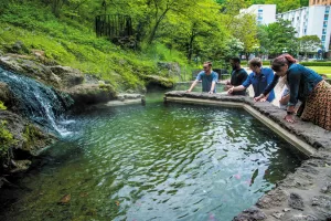 At the Hot Water Cascade, visitors can touch the thermal water.