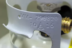 DOT cylinder info also contains the date of manufacture.