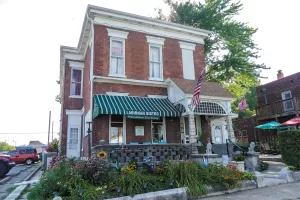 LaBinnah Bistro serves dishes from all over the world.