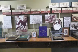 A timeline in the museum marks noteworthy events in Twain’s life.