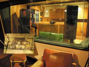 Tour the inside of Muscle Shoals Sound Studio.