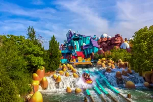 FMCA MemberDeals include discounts on amusement park admission.