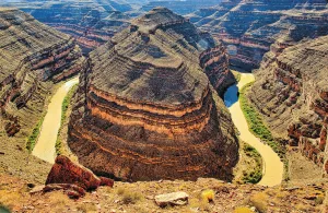 Goosenecks State Park encompasses the meandering San Juan River and the canyons it created.