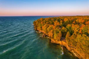 Door County is perched on a peninsula between Green Bay and Lake Michigan.