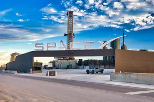 While wintering at Victoria Palms RV Resort in Donna, Texas, George Moore took a drive to SpaceX, a private rocketproduction facility and test site near Brownsville.