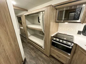 Winnebago Vista 31B