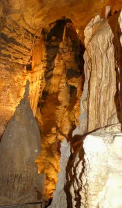 Whisper Rocks (right) and nearby Lincoln Caverns treat visitors to scenes filled with incredible underground formations.